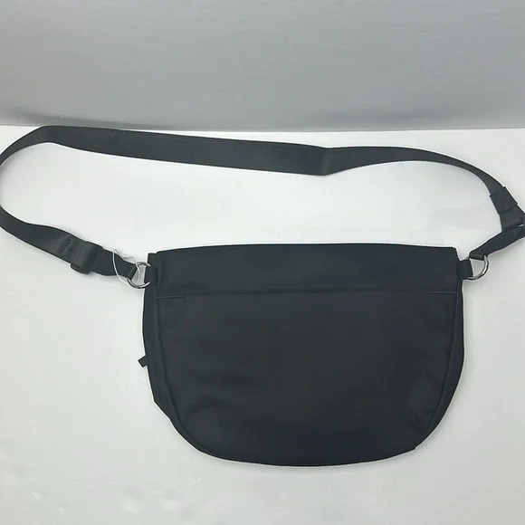 NWOT Lululemon All night Bag Black - Picture 3 of 17